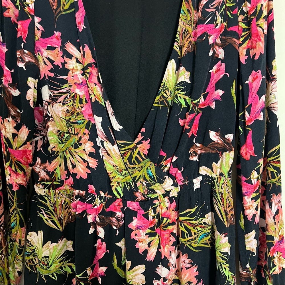 Lovers and Friends Black Floral Deep V-Neck Long Sleeve Mini Dress Size Medium - Picture 5 of 7